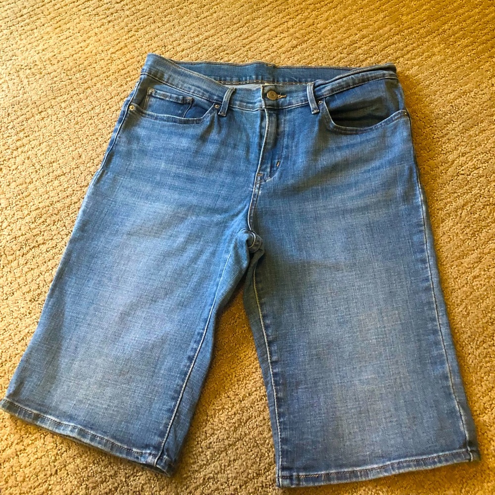 Levi Bermuda Jean Shorts.  Size 31